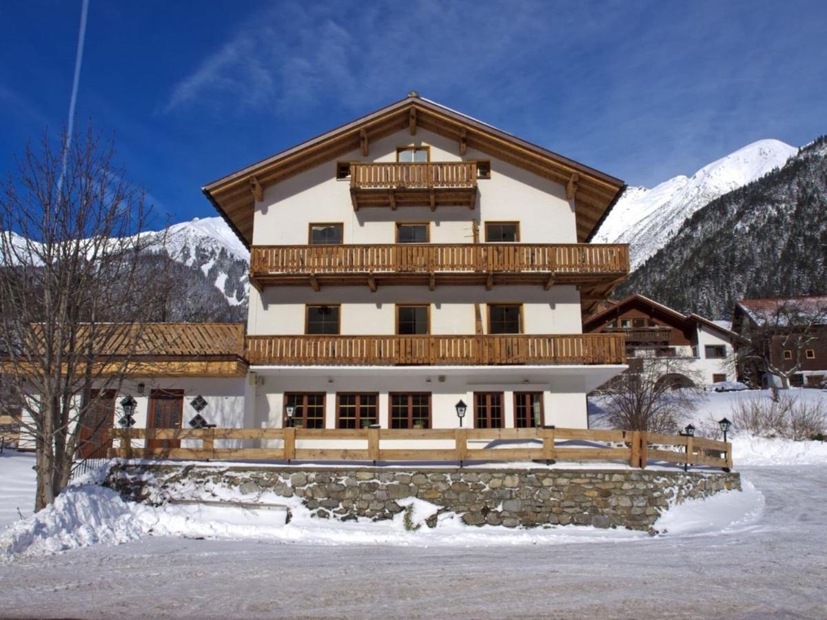 Holiday Home Near St Anton Am Arlberg With Sauna Exteriör bild